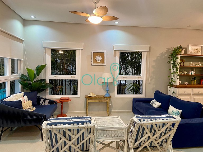 Casa de condomínio a 50m da praia com 4 suítes e piscina pri