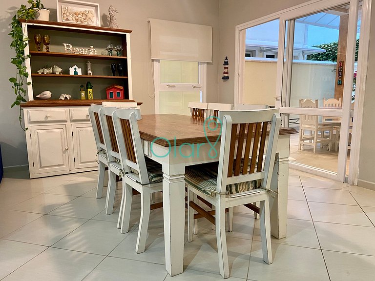 Casa de condomínio a 50m da praia com 4 suítes e piscina pri