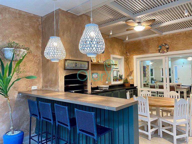 Casa de condomínio a 50m da praia com 4 suítes e piscina pri