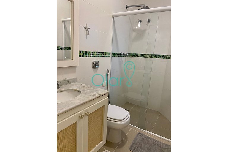 Casa de condomínio a 50m da praia com 4 suítes e piscina pri