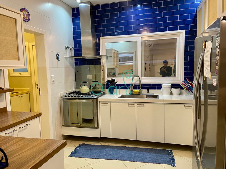 Casa de condomínio a 50m da praia com 4 suítes e piscina pri