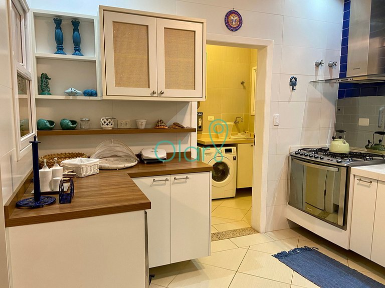 Casa de condomínio a 50m da praia com 4 suítes e piscina pri