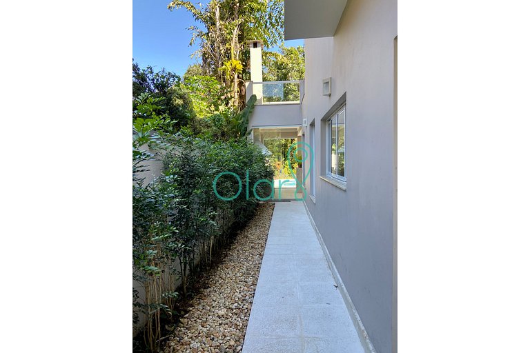 Casa Moderna na Baleia com 4 Suites e Piscina Privativa