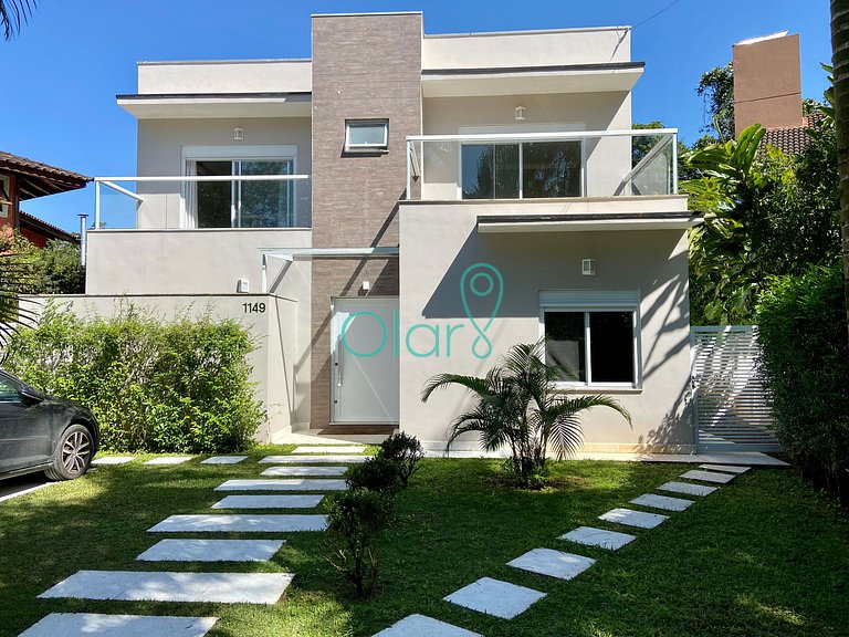 Casa Moderna na Baleia com 4 Suites e Piscina Privativa