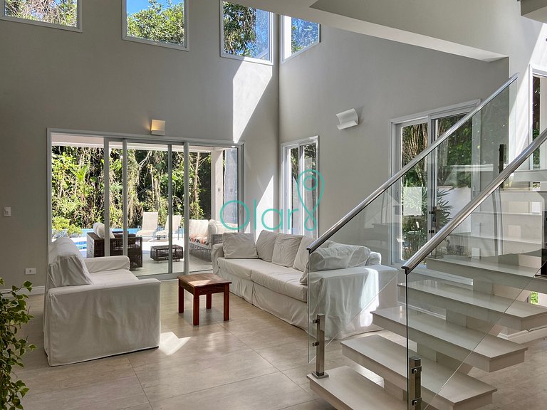 Casa Moderna na Baleia com 4 Suites e Piscina Privativa