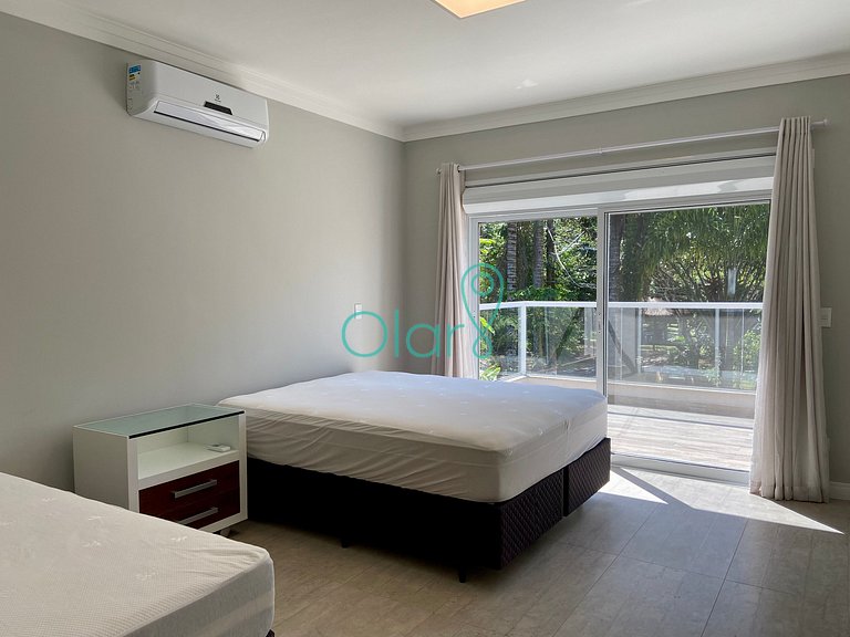 Casa Moderna na Baleia com 4 Suites e Piscina Privativa