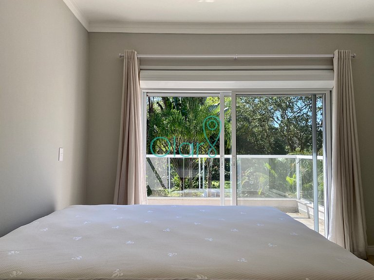 Casa Moderna na Baleia com 4 Suites e Piscina Privativa