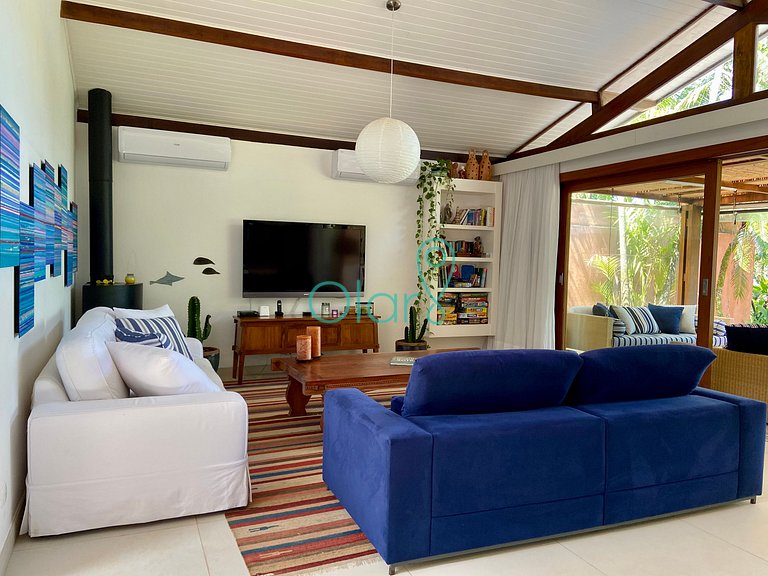 Casa fora de condomínio, pé na areia, para até 9 pessoas