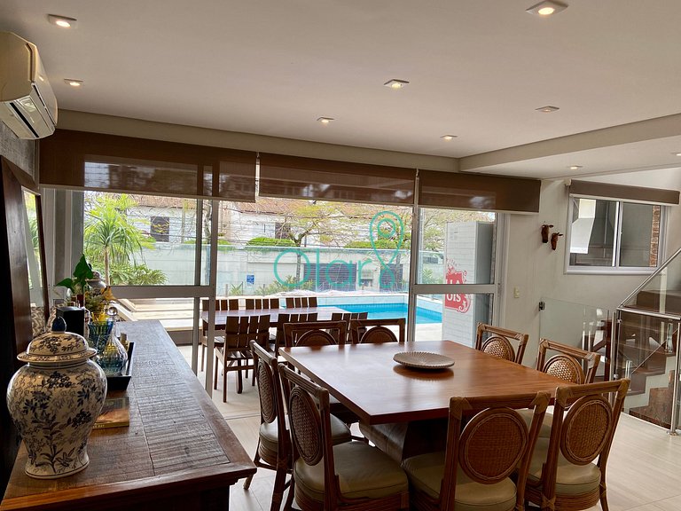 Casa Com Piscina Aquecida em Cond. Frente ao Mar