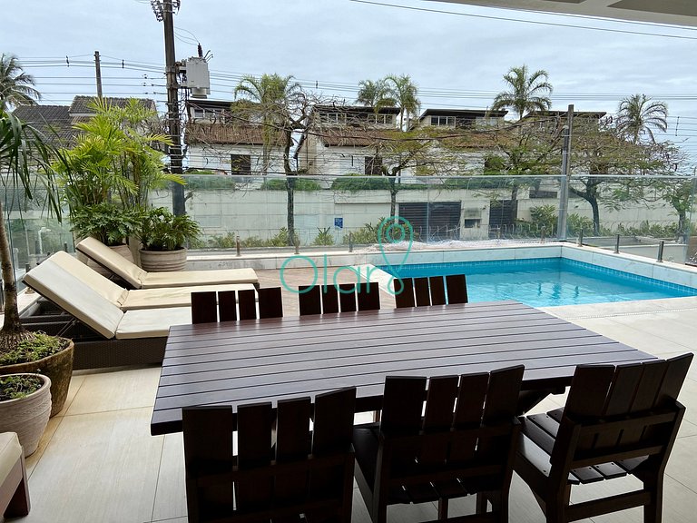 Casa Com Piscina Aquecida em Cond. Frente ao Mar