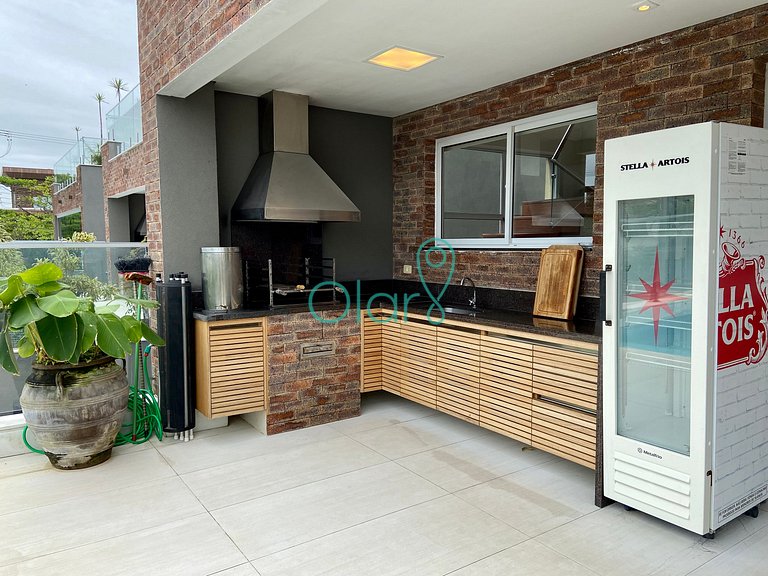Casa Com Piscina Aquecida em Cond. Frente ao Mar