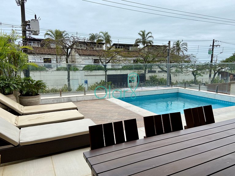 Casa Com Piscina Aquecida em Cond. Frente ao Mar