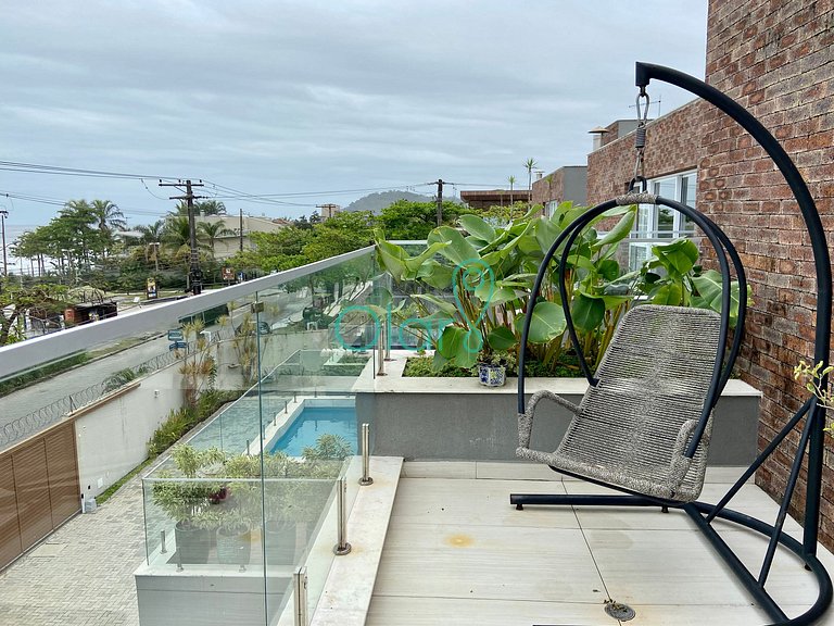 Casa Com Piscina Aquecida em Cond. Frente ao Mar