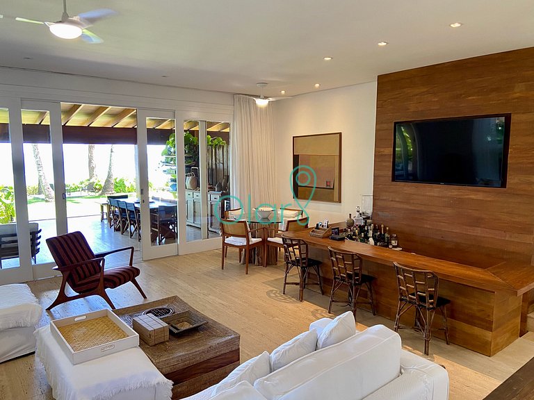 Casa em condomínio com 5 suítes, pé-na-areia, em Juquehy