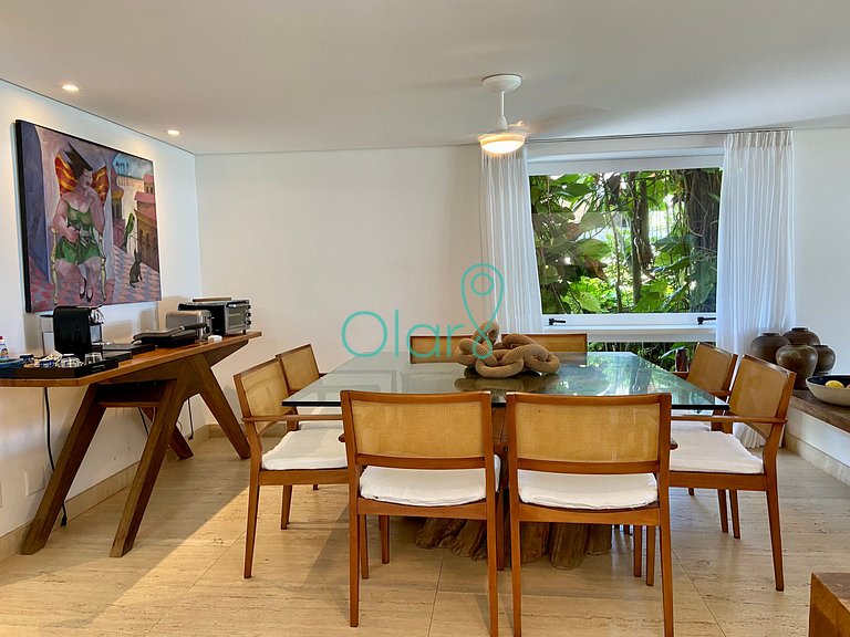 Casa em condomínio com 5 suítes, pé-na-areia, em Juquehy