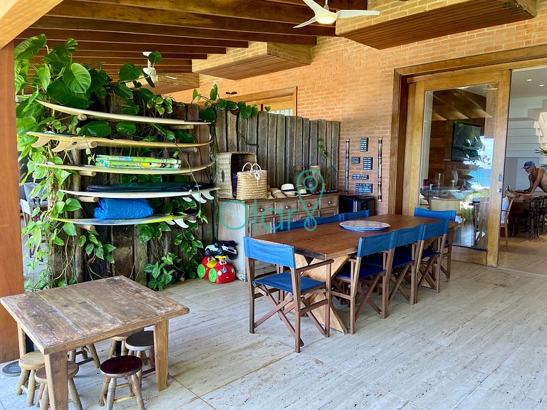 Casa em condomínio com 5 suítes, pé-na-areia, em Juquehy