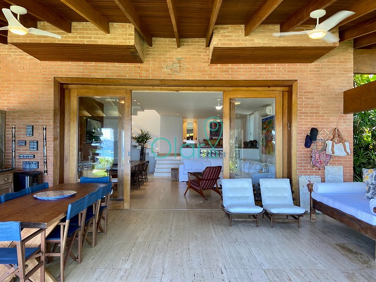 Casa em condomínio com 5 suítes, pé-na-areia, em Juquehy