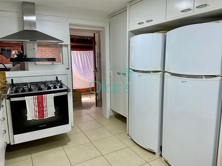 Casa em condomínio com 5 suítes, pé-na-areia, em Juquehy