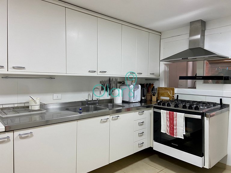 Casa em condomínio com 5 suítes, pé-na-areia, em Juquehy