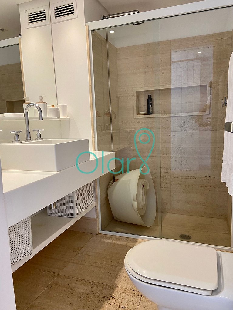 Casa em condomínio com 5 suítes, pé-na-areia, em Juquehy