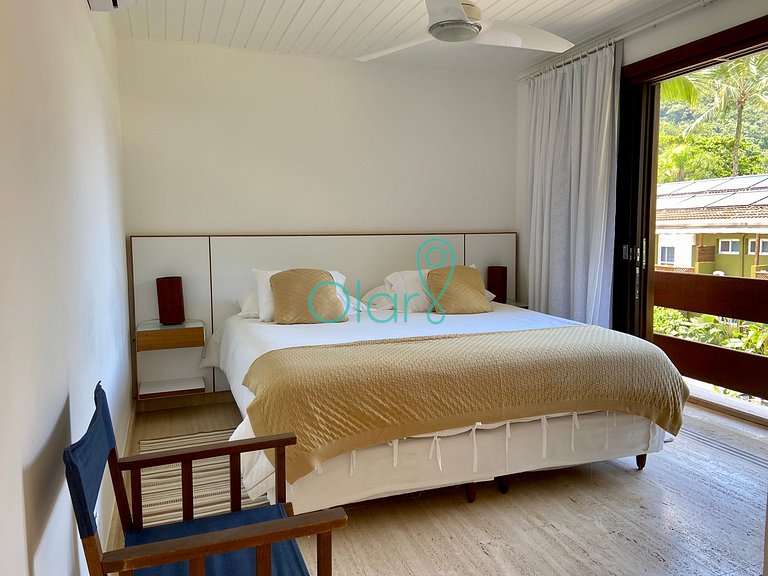 Casa em condomínio com 5 suítes, pé-na-areia, em Juquehy