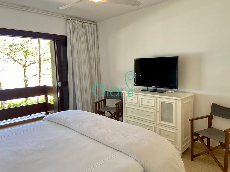 Casa em condomínio com 5 suítes, pé-na-areia, em Juquehy