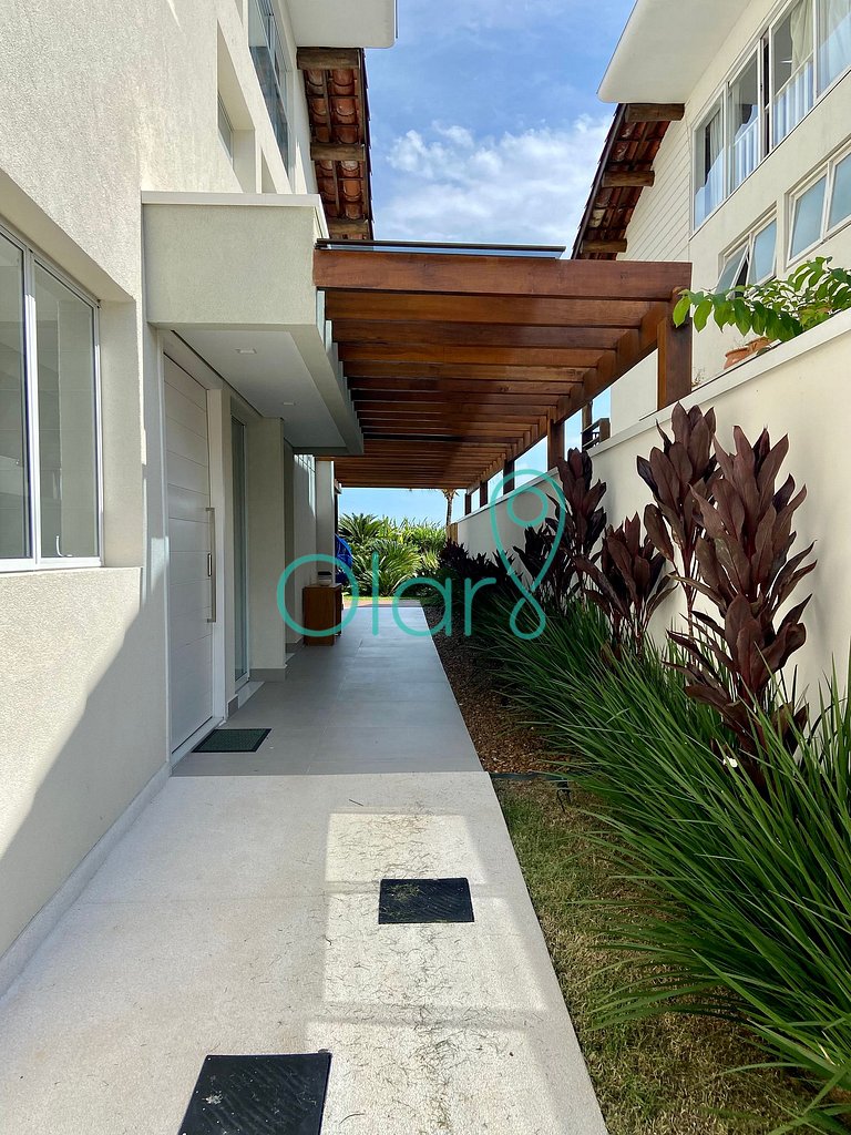 Casa super pé na areia em condomínio na Barra do Una