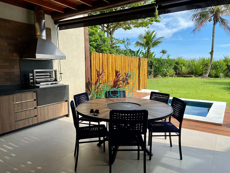 Casa super pé na areia em condomínio na Barra do Una