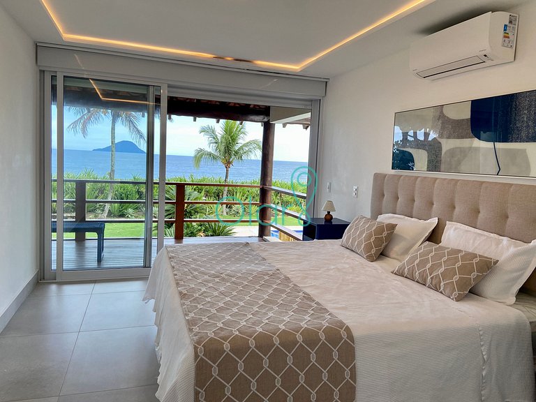 Casa Pé na Areia com 6 Suítes em Condomínio na Barra do Una