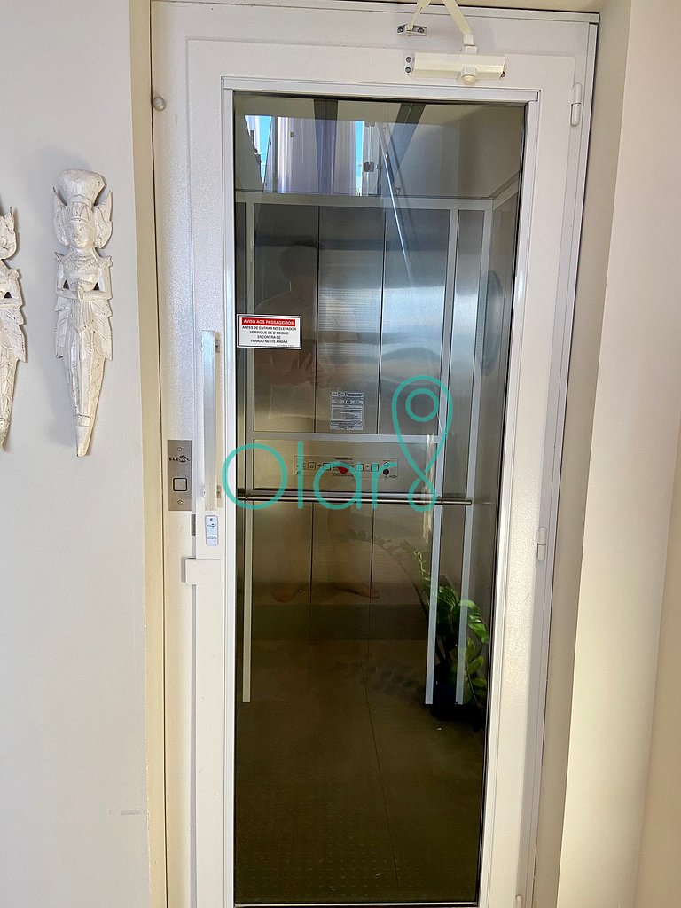 Casa em condomínio pé na areia, piscina privativa, com 4 suí