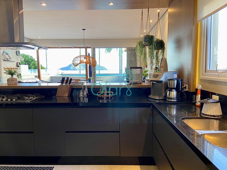 Casa em condomínio pé na areia, piscina privativa, com 4 suí