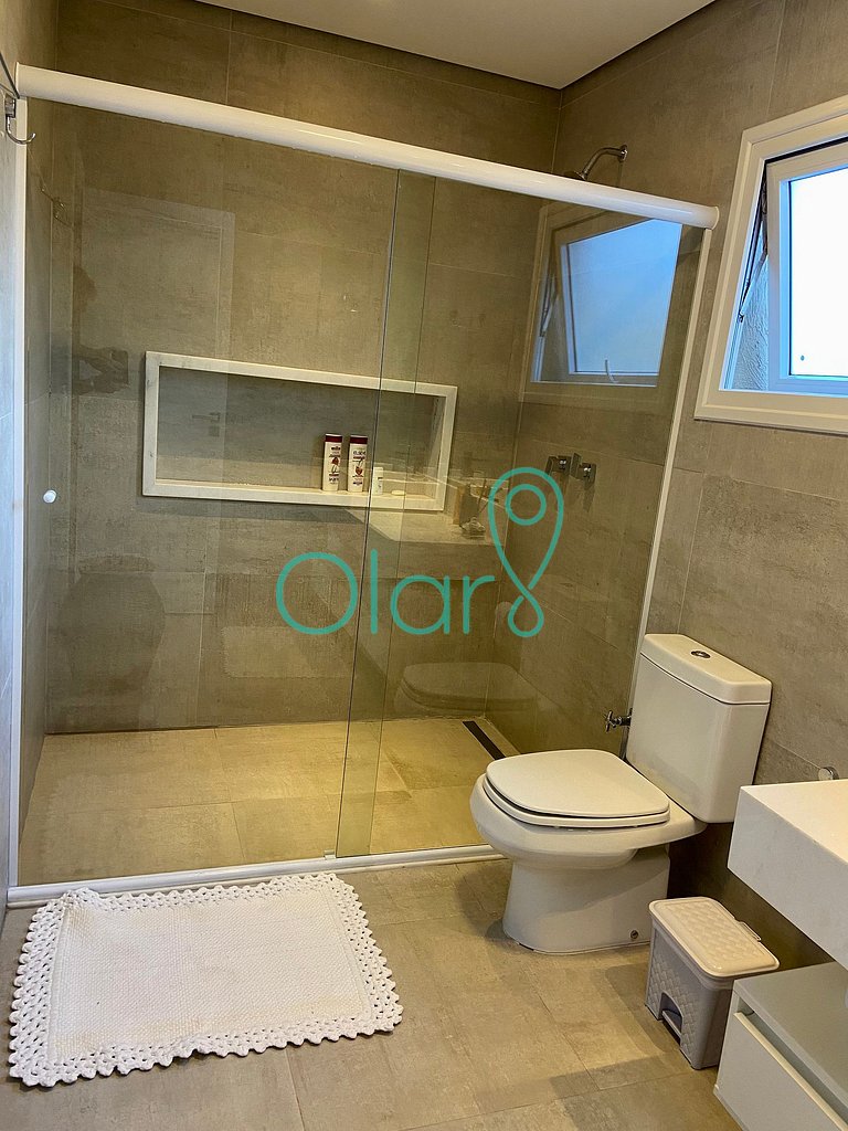 Casa em condomínio pé na areia, piscina privativa, com 4 suí