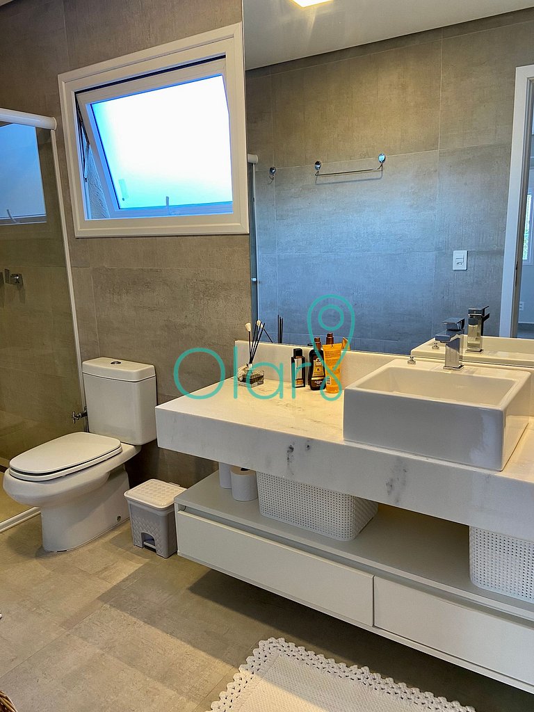 Casa em condomínio pé na areia, piscina privativa, com 4 suí