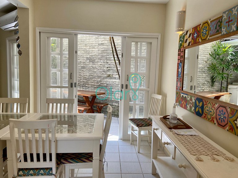 Casa em condomínio com apoio de praia e 4 suítes em Juquehy