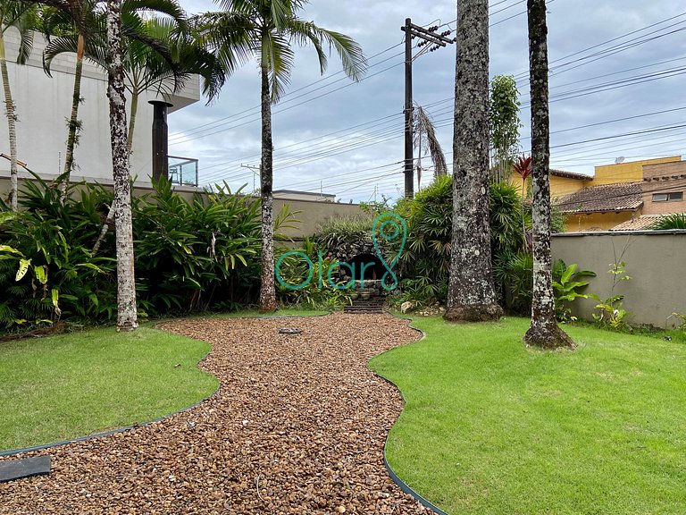 Casa Fora de Condomínio com 7 Quartos e Piscina Privativa de