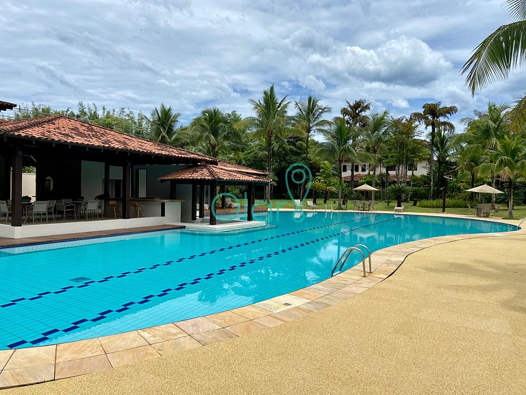 Casa de Condomínio Impecável de Frente para a Praia da Balei