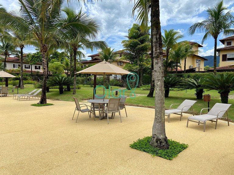 Casa de Condomínio Impecável de Frente para a Praia da Balei