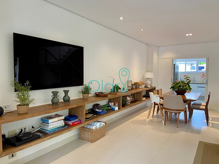 Casa em condomínio com 4 suítes na Praia da Baleia