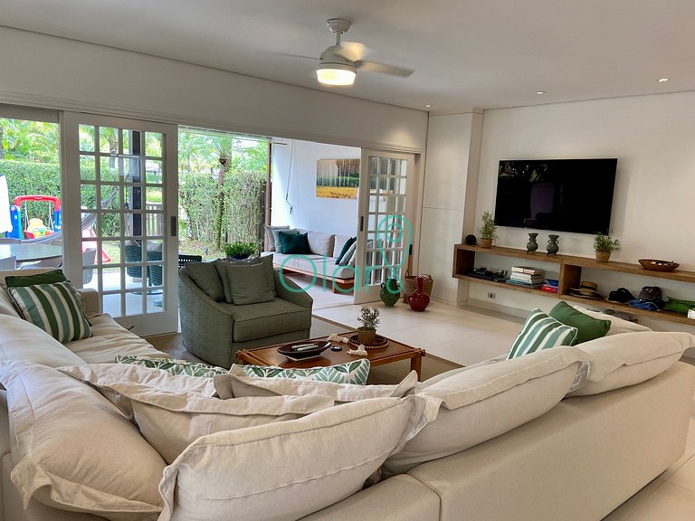 Casa em condomínio com 4 suítes na Praia da Baleia