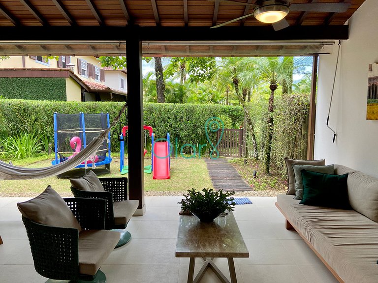Casa em condomínio com 4 suítes na Praia da Baleia