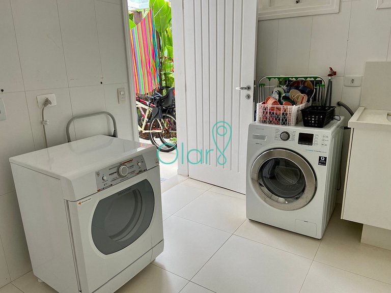 Casa em condomínio com 4 suítes na Praia da Baleia