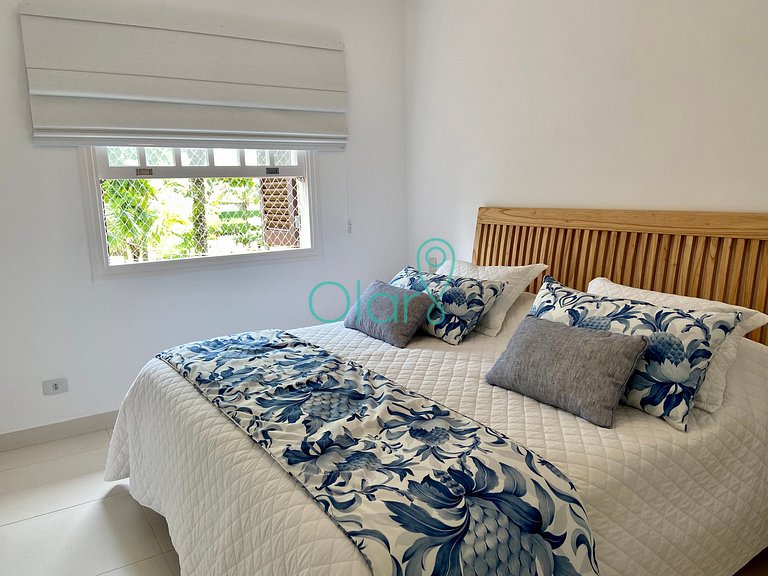 Casa em condomínio com 4 suítes na Praia da Baleia