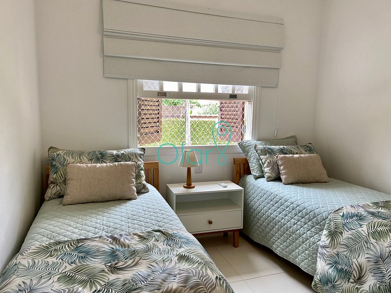 Casa em condomínio com 4 suítes na Praia da Baleia