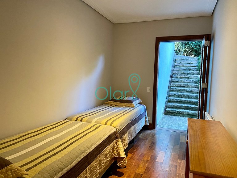 Casa Espetacular em Cond. com Piscina Aquecida