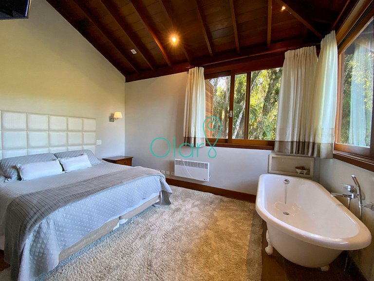 Casa Espetacular em Cond. com Piscina Aquecida