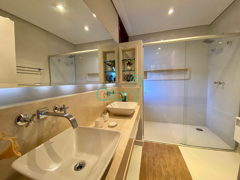 Casa Espetacular em Cond. com Piscina Aquecida