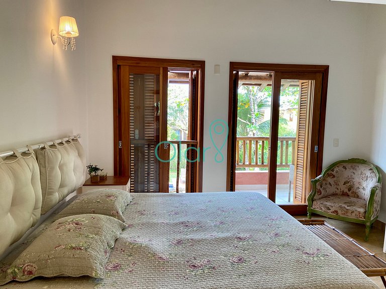 Casa pé na areia em condomínio com 4 suítes na Barra do Una