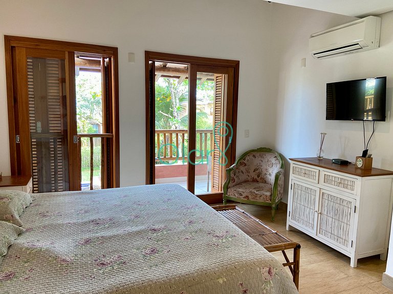 Casa pé na areia em condomínio com 4 suítes na Barra do Una