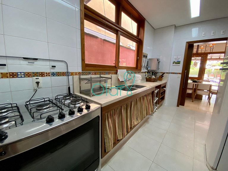 Casa pé na areia em condomínio com 4 suítes na Barra do Una