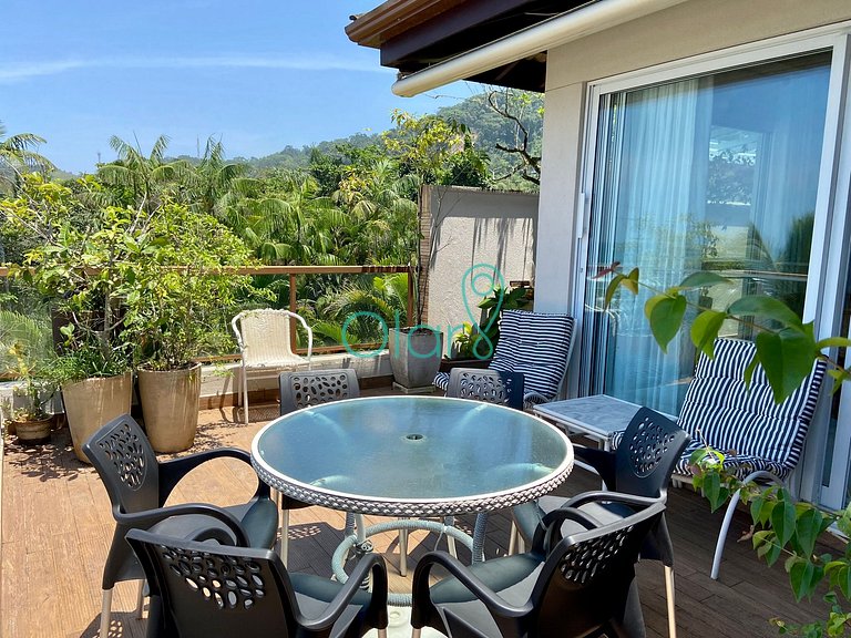 Casa de condomínio com 4 suítes à beira mar com vista panorâ